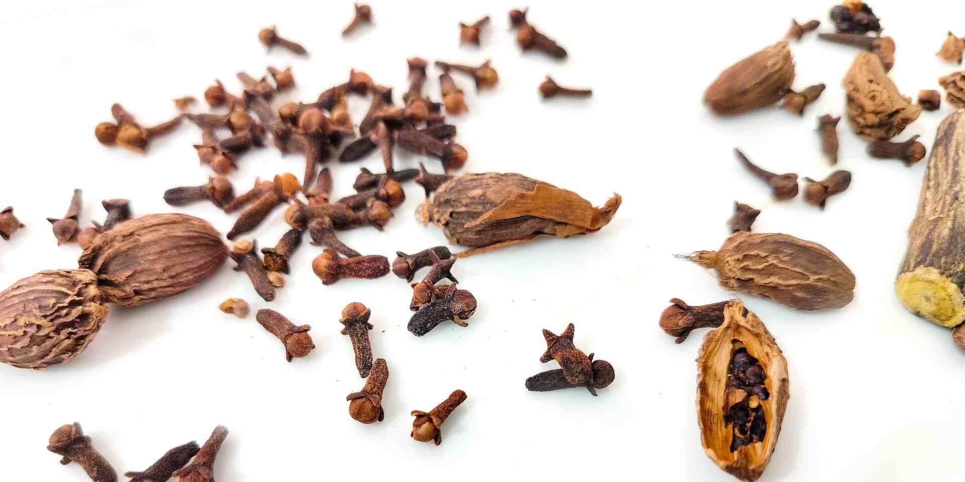 clove,Cardamom